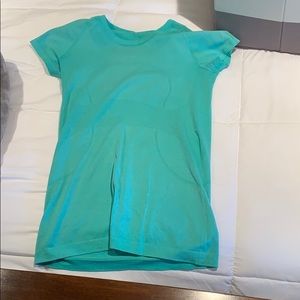 Lulu swiftly tech tee